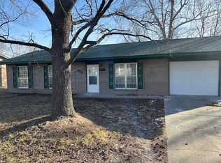 335 N Taylor St, Pryor, OK 74361