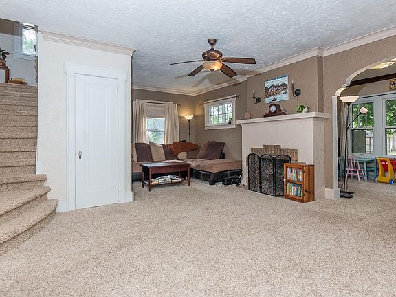 2nd image of 964 Vassar Dr
