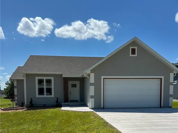 407 N Harmon St, Girard, KS 66743