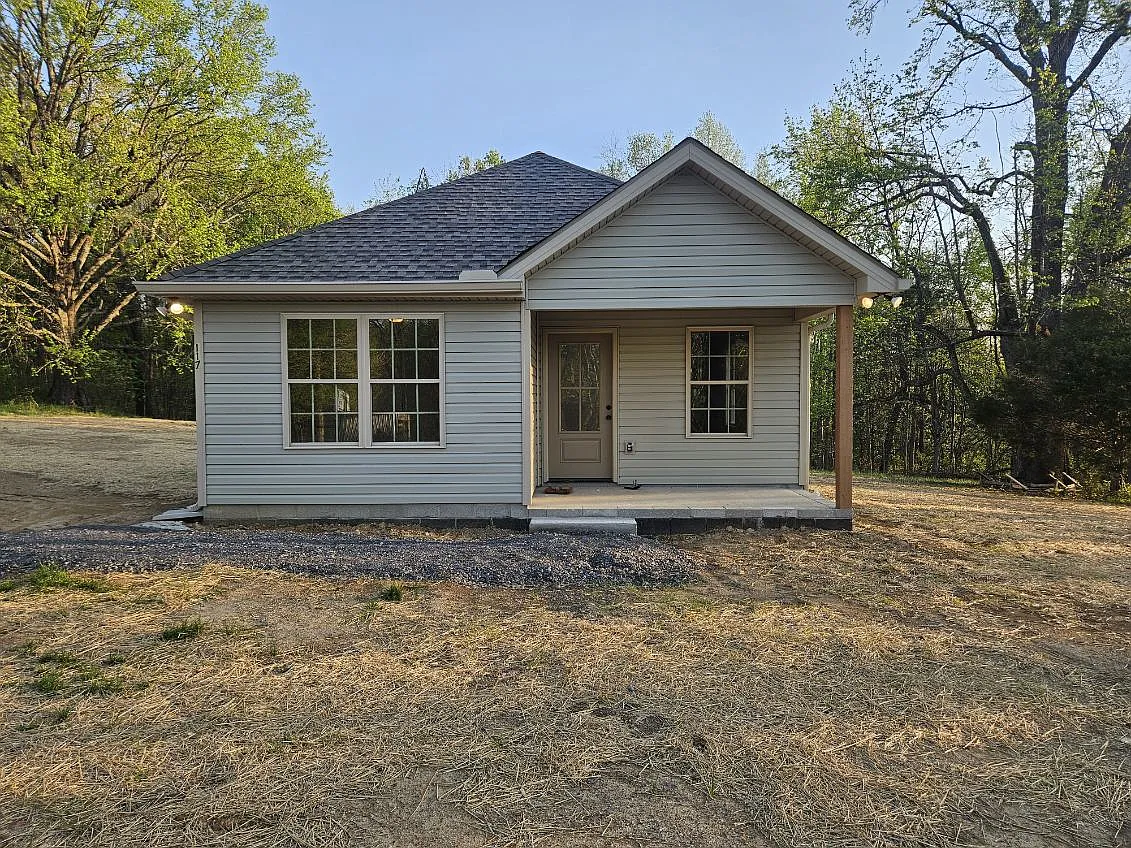 3 bed, 1100 sqft, $1,650 — Photo 2