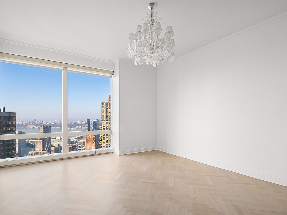 1st image of 25 Columbus Cir #56F
