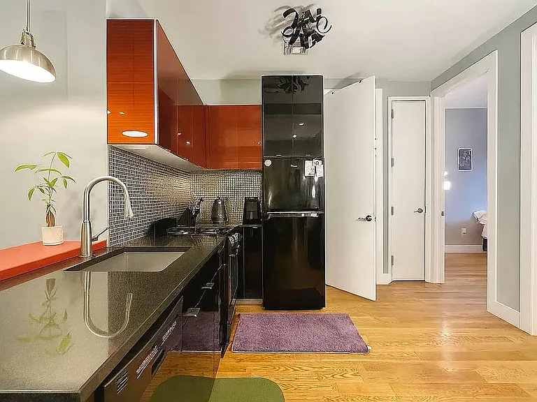 245 Jefferson St #3R — Photo 3