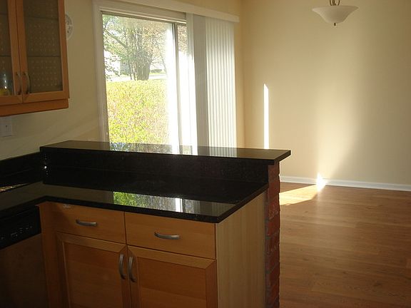 4th image of 305 Chrisman Dr