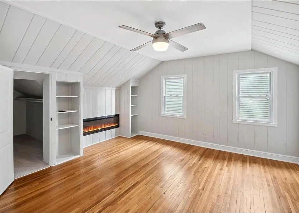 2nd image of 1415 Russell Ave N #1