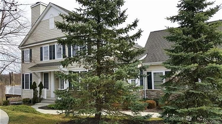 1st image of 12 Turnberry Ct