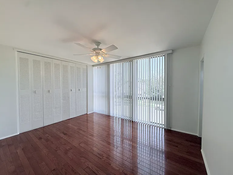 2714 W Clark Ave #F4 — Photo 12