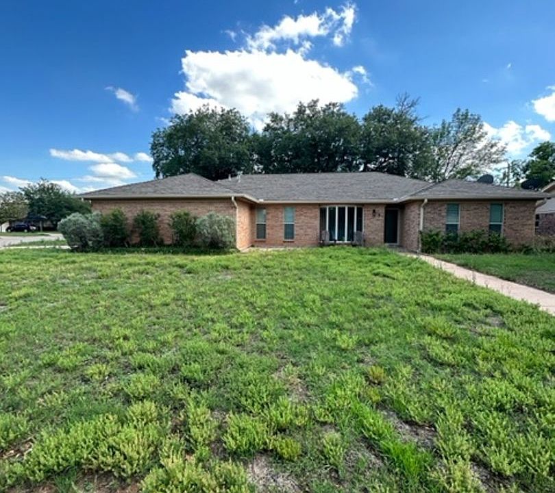 1st image of 5 Lawrence Cir