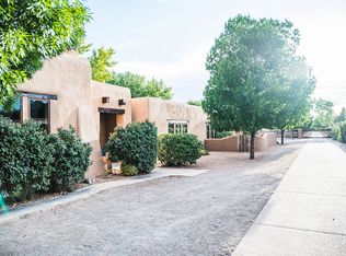 910 Devon Ln NW, Los Ranchos De Abq, NM 87107