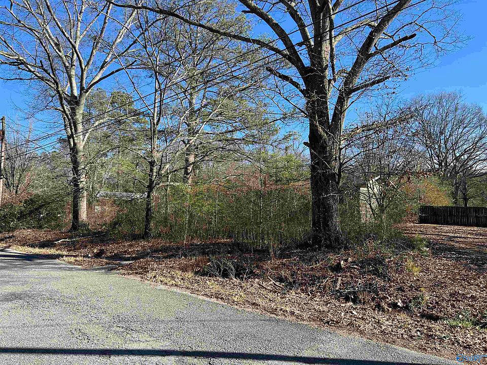2nd image of 1016 Delmont Dr