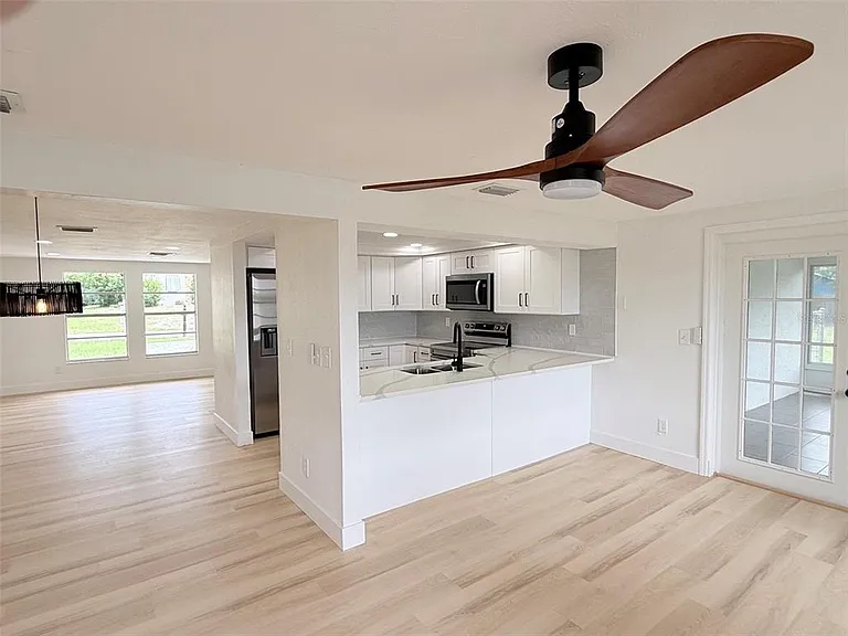 8512 Longboat Ln — Photo 29