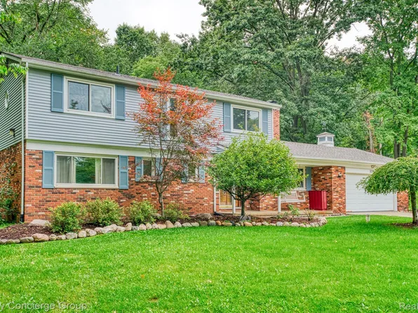 3224 Old Orchard Dr, Brighton, MI 48114