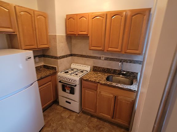 2nd image of 3204 Holland Ave #A