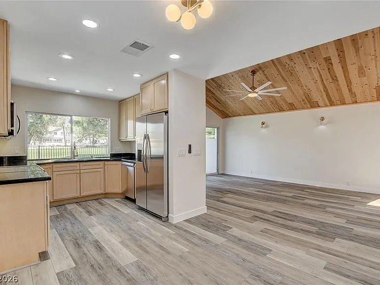 2999 Bel Air Dr — Photo 18