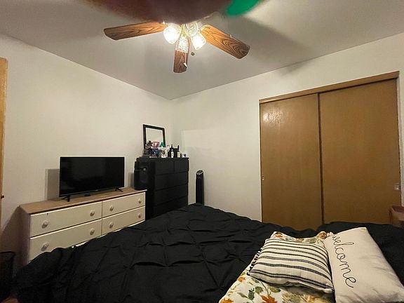 3rd image of 1466 N Farwell Ave #18