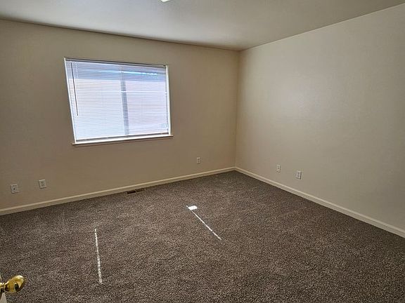 5th image of 715 Sunny Ln Unit C