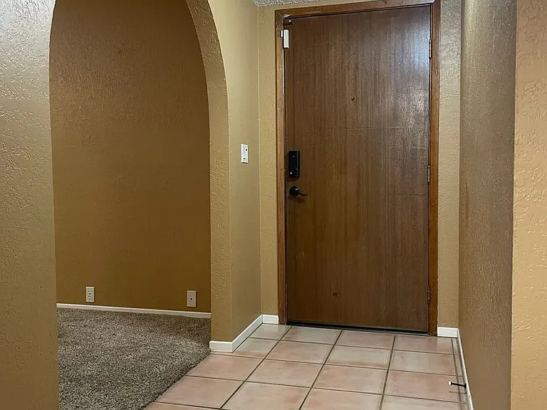 2990 Yuma Dr — Photo 5
