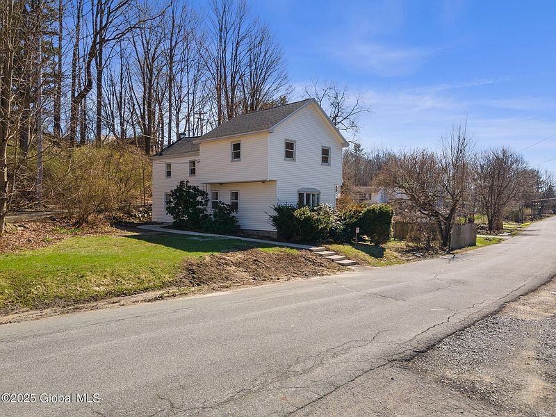 3rd image of 50 Mill Street