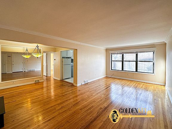 3rd image of 25943 Woodward Ave APT 102