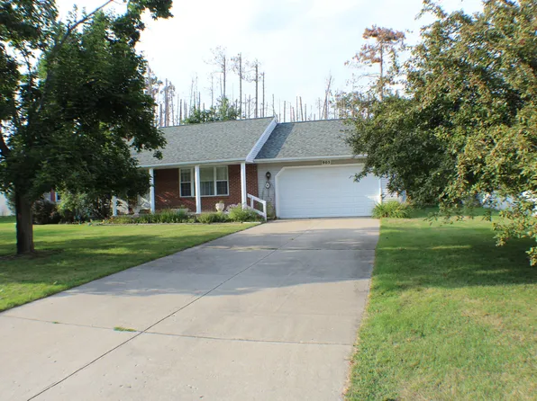 905 Schreur St, Gaylord, MI 49735