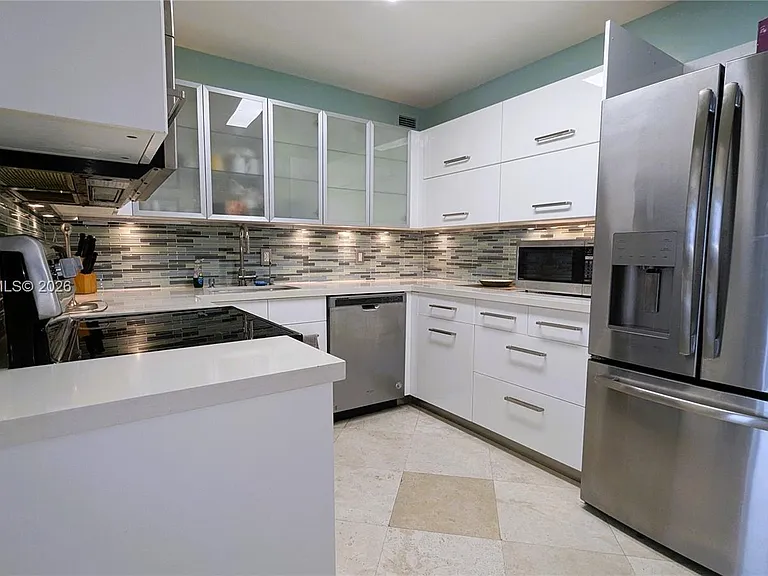 5161 Collins Ave #1217 — Photo 7