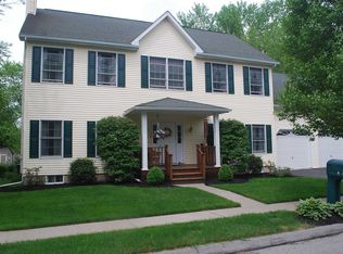 8 Will Tremper Dr, Rhinebeck, NY 12572