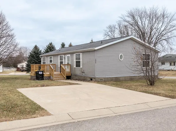 2008 Nightingale Ave NW, Stewartville, MN 55976