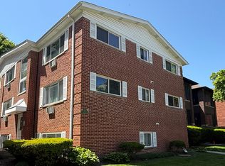 327 Wisconsin Ave APT 6A, Oak Park, IL 60302