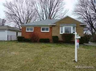 23795 Roxana Ave, Eastpointe, MI 48021