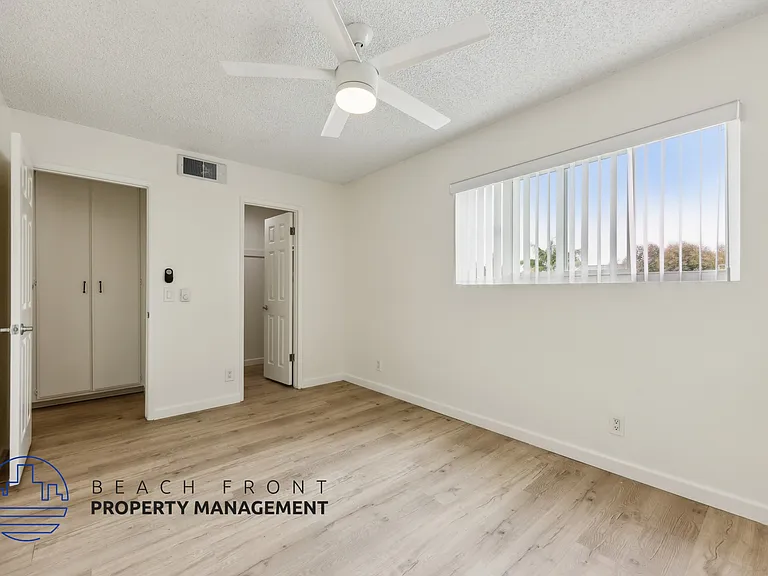 Newport Terrace Apartments — Photo 12