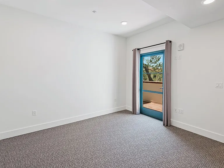 800 Santa Barbara St — Photo 8
