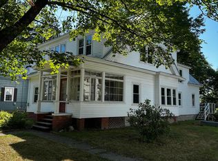 13 Maple St, Skowhegan, ME 04976