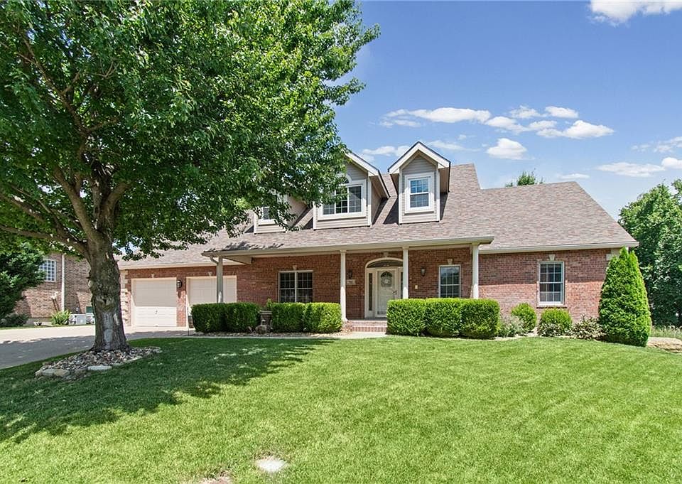 1st image of 702 Bellerive Ct