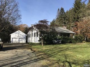 835 Union Valley Rd, West Milford, NJ 07480