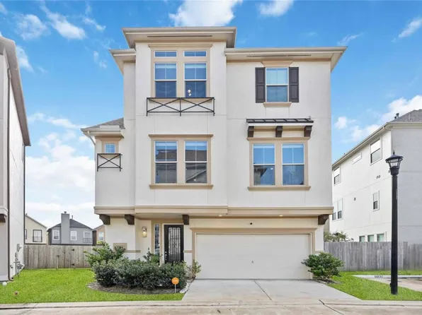 2004 Round Table Trl, Houston, TX 77045