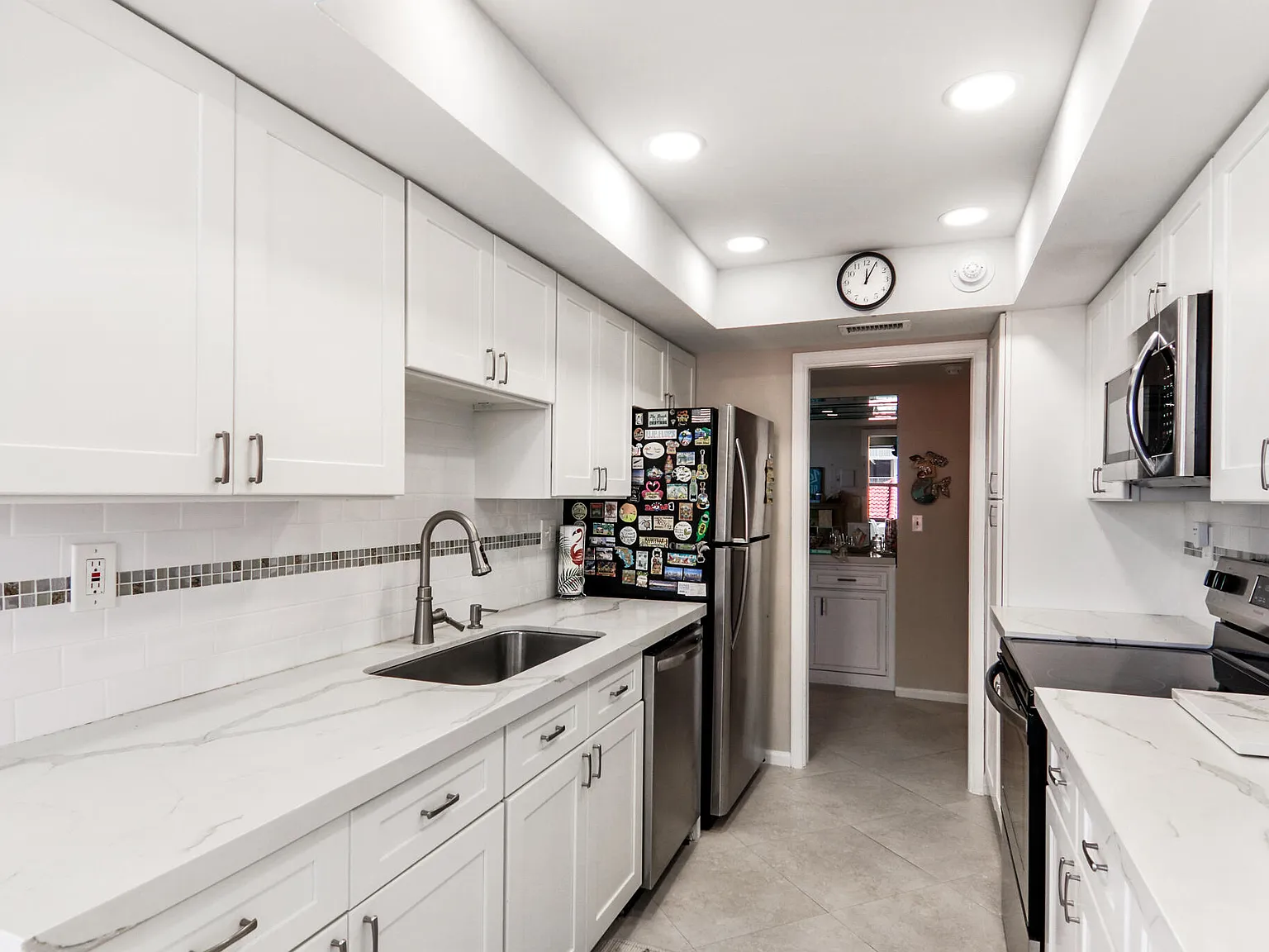 2 bed, 2.0 bath, 1330 sqft, $4,200 — Photo 2