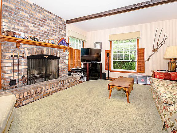 5th image of 1433 E Lake Louise Dr