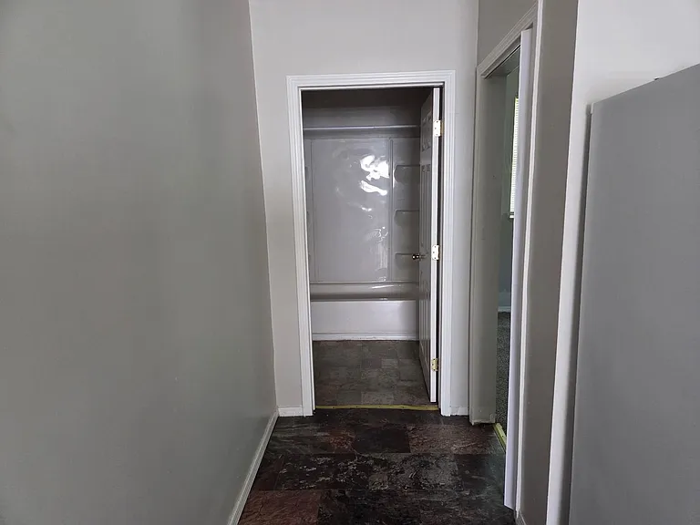 1008 W 1st St — Photo 8