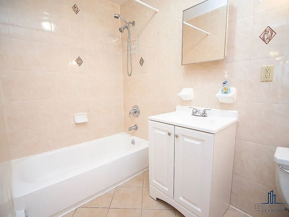 1st image of 10 Claver Pl #1F