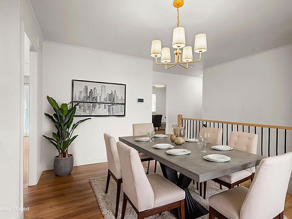 Dining area (virtually staged)