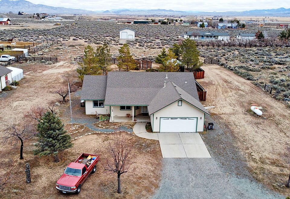 1st image of 16 Mesa Dr