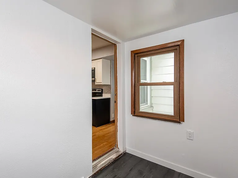 3500 S Clement Ave — Photo 15