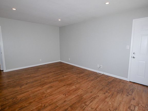 4th image of 4615 Bancroft St APT 4