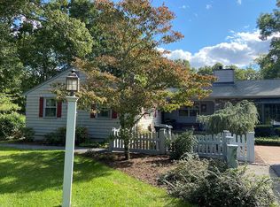 212 Cummings Rd, Swansea, MA 02777