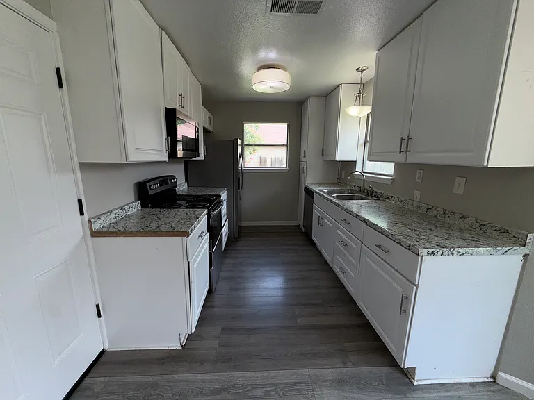 5522 Grand Lake Dr — Photo 7