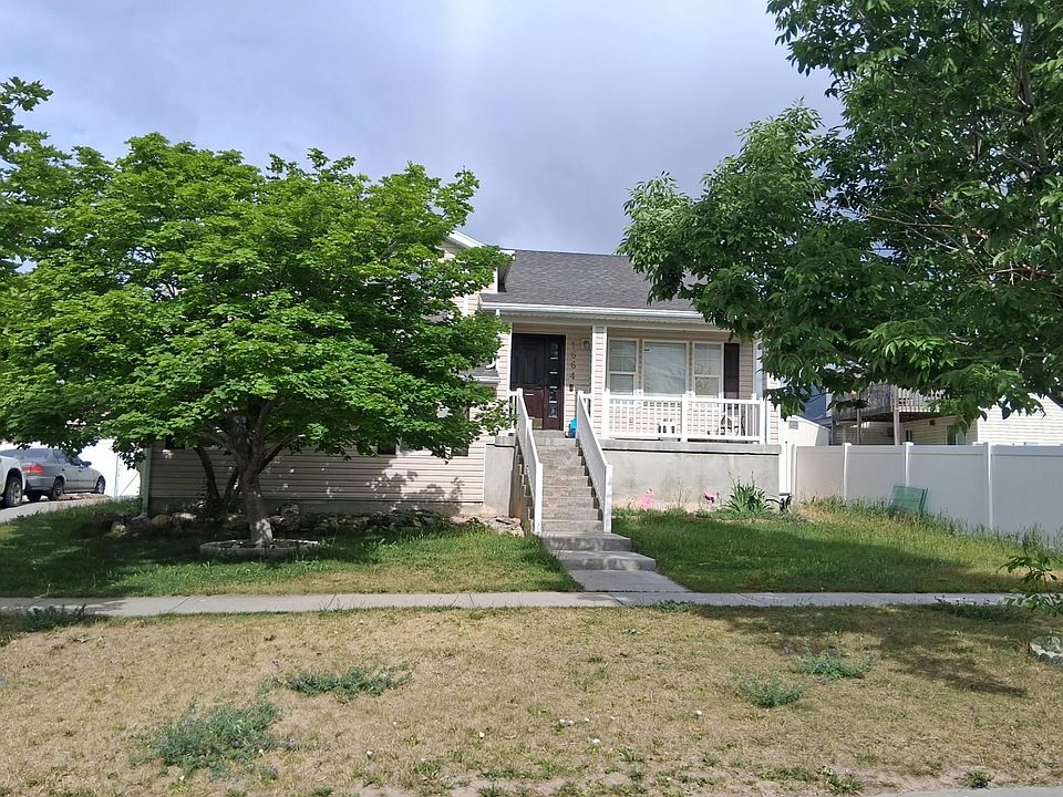 1st image of 1664 N Berra Blvd