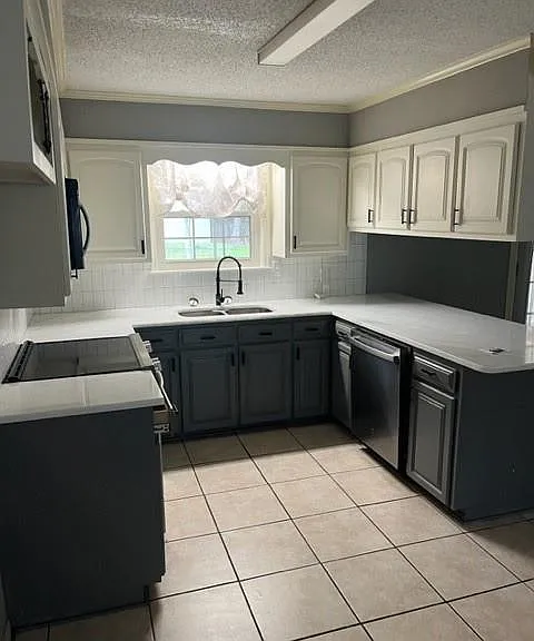 5559 Orchard St — Photo 7