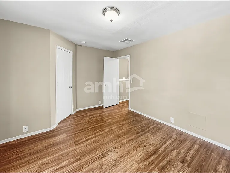 3443 Becker Glen St — Photo 12