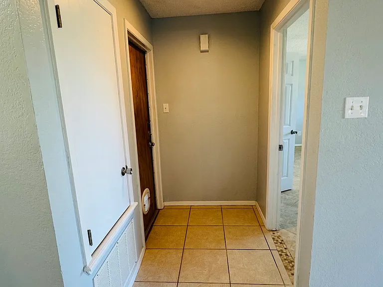214 Portsmouth Dr — Photo 14