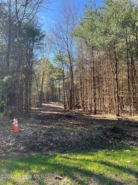 2nd image of 104 Fay Lane