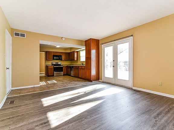 5th image of 7551 Rogers Dr